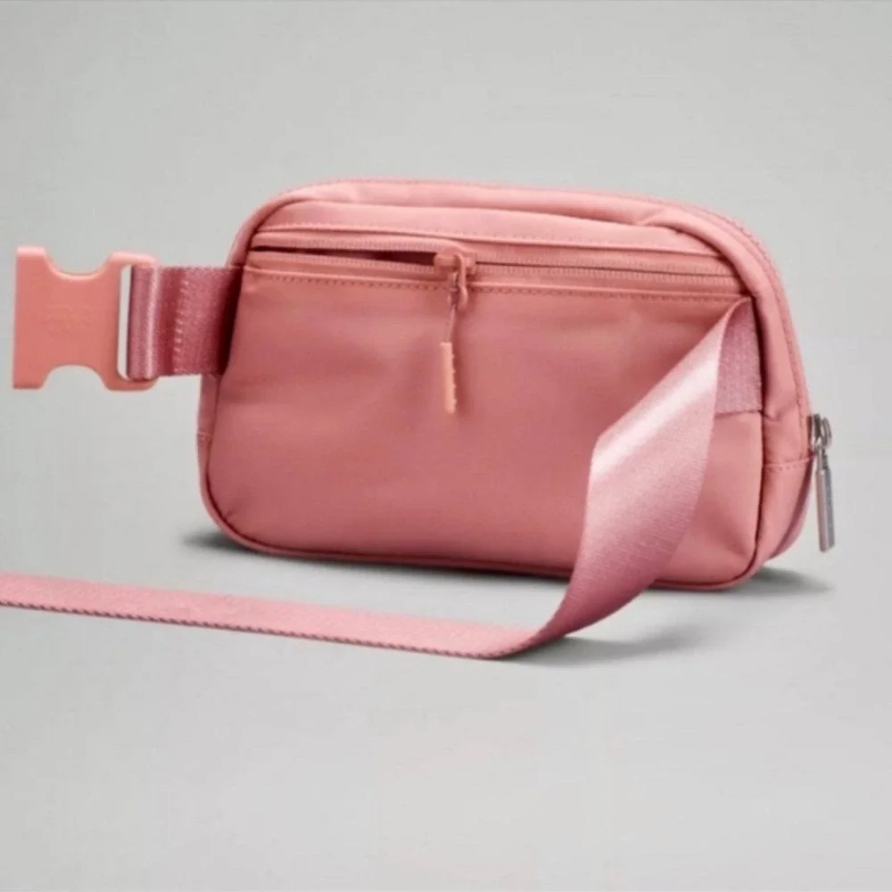 Lululemon Everywhere Belt Bag in Pink Pastel NWT